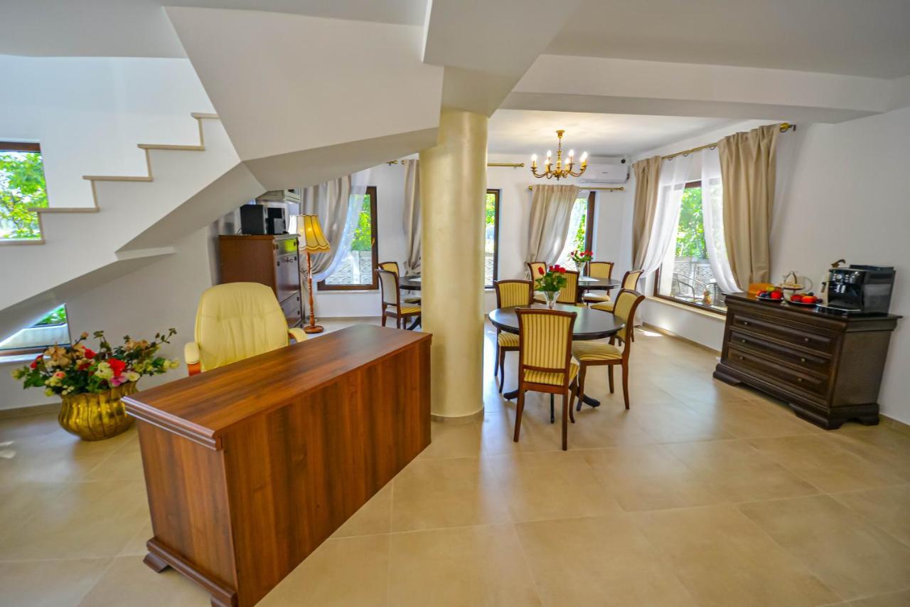 Casa Mora Hotel Deva Bagian luar foto